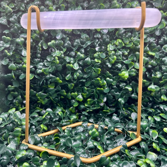 Satin Spar/Selenite Bracelet Charging Stand - Picture 2 of 5